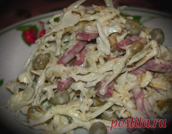 Быстрый салат к приходу гостей. Продукты найдутся в каждом доме!