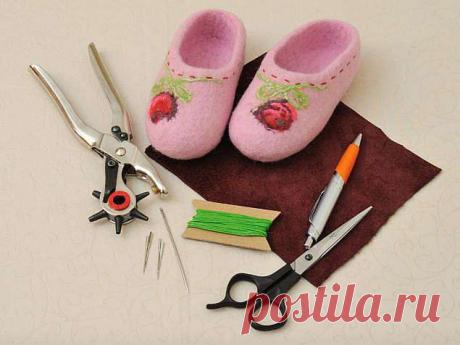 Пришиваем кожаную подошву к валяным тапочкам - делаем своими руками