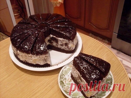 Торт "Африканская ромашка" 
 
Ингредиенты: 
 
Тесто: 
- 5 яиц 
- 1 ч.л.соды 
- мука 1 стакан 
- какао 100 г 
 
Крем: 
- сметана 500 г 
- сахар 1 стакан 
- желатин 3 упаковки 
- любые фрукты 
- мак 1 пачка 
 
Приготовление: 
 
Для теста 5 яиц не взбиваем, а просто смешиваем с 1 стаканом сахара.В яйца добавим 1 ч.л. пищевой соды. Уксусом не гасить!;Теперь добавим 1 стакан муки и 1 пачку какао (100г), смешаем все в однородную массу.Добавляем в тесто 1 неполный стакан кефира и...