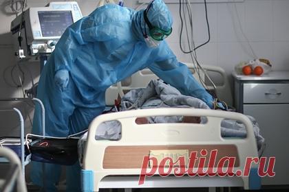 Иммунолог спрогнозировал сроки стабилизации ситуации с COVID-19 в России. В России стоит ожидать стабилизации ситуации с COVID-19 минимум через 2,5 недели — тогда рост заболеваемости прекратится и будет оставаться на одном и том же уровне. Такое поведение коронавируса спрогнозировал иммунолог Николай Крючков, сообщают «Известия». В Россию также может прийти ответвление омикрона BA2.