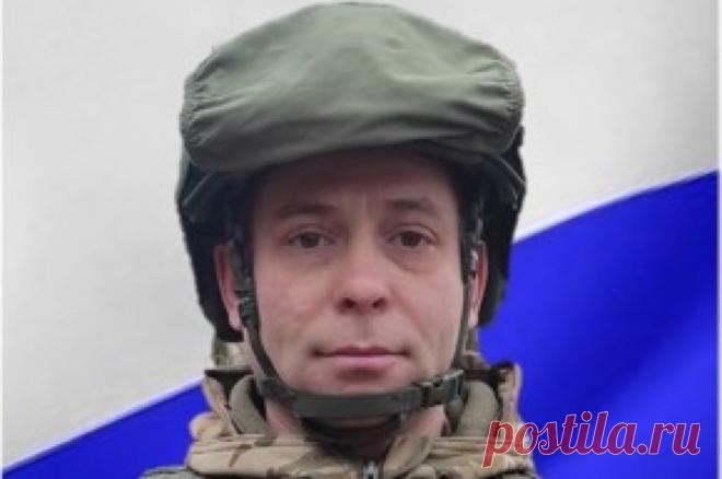 Прапорщик Космин подавил два украинских БПЛА при помощи оружия. Космин подавил один летящий БПЛА при помощи противодронового ружья, а второй уничтожил с помощью стрелкового оружия.