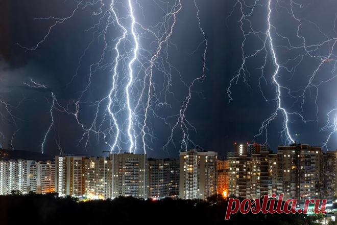 «Гром и молния»: 15 ярких фотографий, где разразившаяся стихия атакует город | Российское фото | Яндекс Дзен