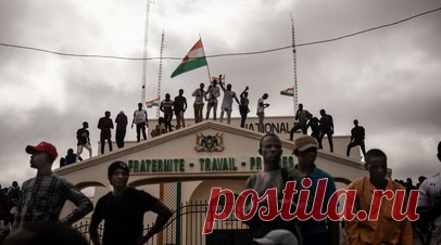 RFI: ЭКОВАС в Гане обсудит дату начала возможной интервенции в Нигер. Начальники штабов обороны стран Экономического сообщества стран Западной Африки (ЭКОВАС) во время совещания в Гане проведут обсуждение даты начала возможной интервенции в Нигер. Читать далее