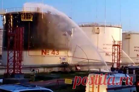 Названа новая версия пожара на нефтезаводе на Кубани. Причиной нового пожара на Ильском нефтеперерабатывающем заводе (НПЗ) на Кубани могло стать самовозгорание нефтепродуктов.