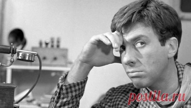 С Сергеем Юрским простятся 11 февраля в Театре Моссовета Прощание с народным артистом РСФСР Сергеем Юрским пройдет 11 февраля в Театре Моссовета, сообщил ТАСС представитель театра. Похоронят артиста, по предварительной информации, на Троекуровском кладбище.