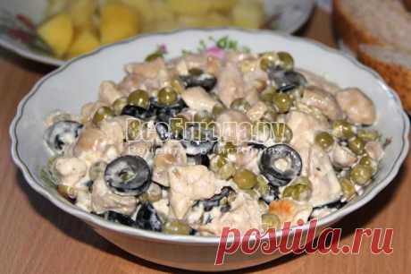 Слегка пикантный салат быстрого приготовления из куриной грудки | Все Блюда