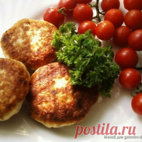 Котлетки куриные с мускатным орехом, молоком и жареным луком