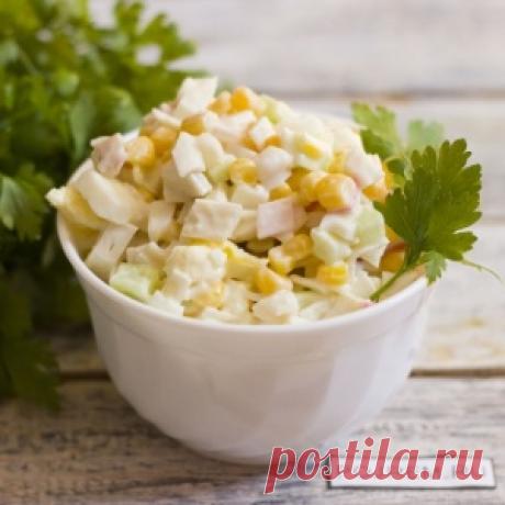 Очень вкусный салат из кальмаров и крабовых палочек