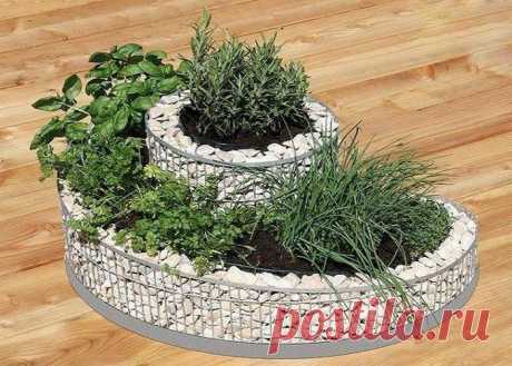 Flowerbeds from pebbles