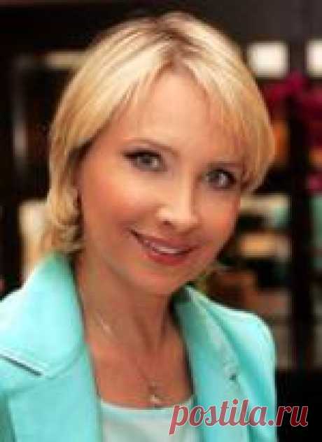 Маргарита Королева Маргарита Королева – одна из лучших диетологов и косметологов Российской Федерации, автор обучающего курса и литературы оздоровительной тематики. Имеет высшее медицинского образование, окончила ординатуру в сфере кардиологии, защитила диссертацию. Работае…
			