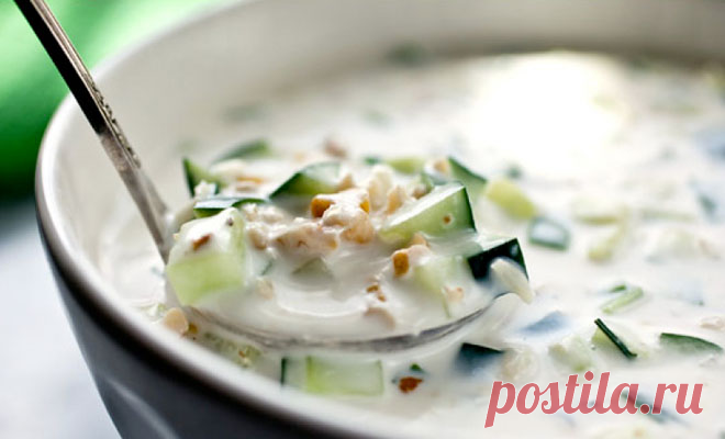 Балканский суп на жару: насыпаем в кефир огурцы и грецкие орехи