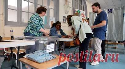 Политолог Шаповалов: выборы продемонстрировали поляризацию французского общества. Политолог, член правления Российской ассоциации политической науки Владимир Шаповалов заявил в беседе с RT, что выборы продемонстрировали дальнейшую поляризацию французского общества. Читать далее