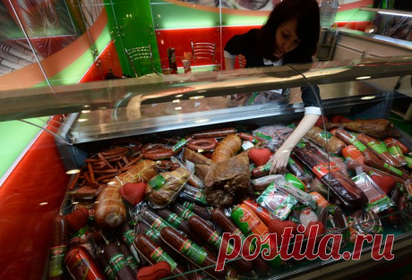 Таможня пояснила условия продажи санкционных продуктов через Интернет - Первый по срочным новостям — LIFE | NEWS