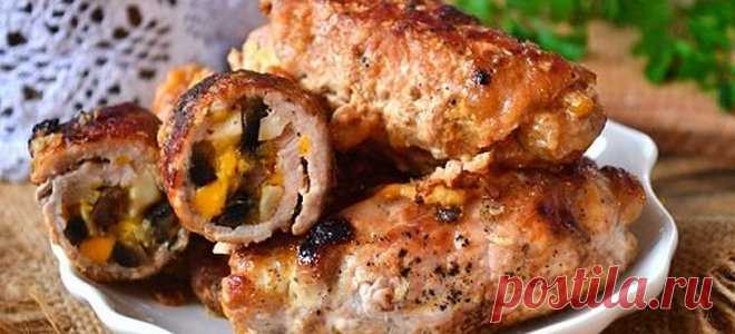 Мясные пальчики из свинины с сыром ИНГРЕДИЕНТЫ Свинина (мякоть) – 500 г Сыр – 50 г Укроп свежий – 15 г Соль поваренная – по вкусу Смесь перцев (молотая) – по вкусу Яйцо куриное – 1 шт. Сухари панировочные – 100 г Мука пшеничная – 100 г Масло растительное – для жарки ПРИГОТОВЛЕНИЕ Свинину нарезаем стейками. Я это сделала заранее, предварительно […]