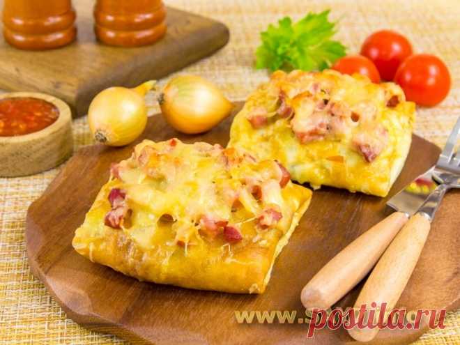 Фаршированные блины, запеченные с ветчиной и сыром