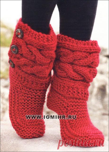 Красные домашние сапожки. Спицы