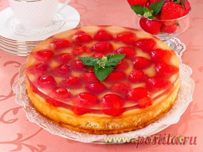 Торт с клубникой, сырным кремом и желе