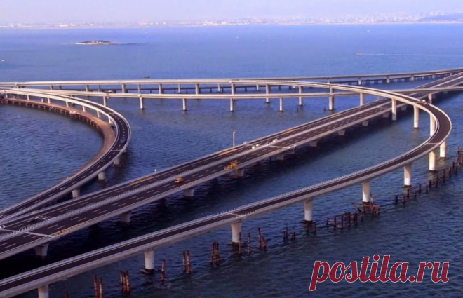 Циндаоский мост в Китае — самый длинный мост через водные пространства, который соединяет город Циндао с районом Хуандао. Фото:  © Lorance/Youtube.com  |  Самый длинный мост над водой — National Geographic Россия