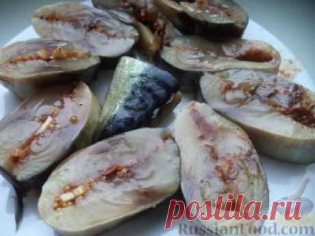 Рецепт: Соленая скумбрия с паприкой, чесноком и зернами горчицы на RussianFood.com