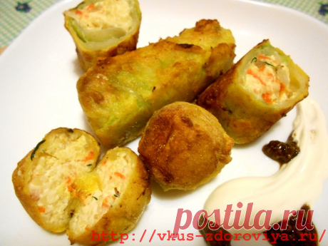 Горячие закуски с сыром.Сегодня у меня два рецепта очень вкусных закусок, которые прекрасно подойдут к праздничному столу.Это Сырные  шарики и Рулетики из пекинской капусты