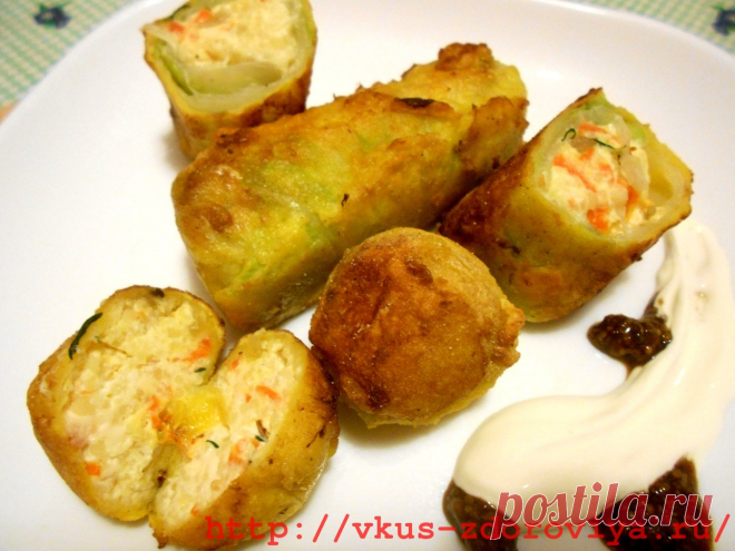 Горячие закуски с сыром.Сегодня у меня два рецепта очень вкусных закусок, которые прекрасно подойдут к праздничному столу.Это Сырные  шарики и Рулетики из пекинской капусты