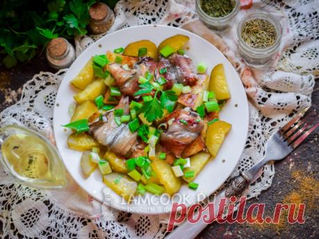 Салат «Минутка» с картошкой и килькой — рецепт с фото Картофельный салат с пряной килькой, соленым огурчиком и зеленым луком - быстрый вариант бюджетного салата для обеда и дружеской встречи)))