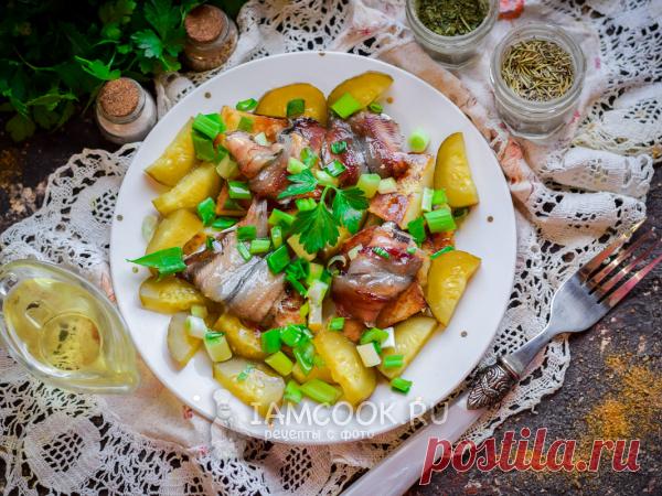 Салат «Минутка» с картошкой и килькой — рецепт с фото Картофельный салат с пряной килькой, соленым огурчиком и зеленым луком - быстрый вариант бюджетного салата для обеда и дружеской встречи)))