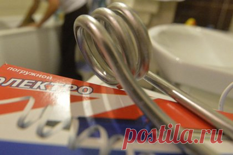 Двое мужчин пытали кипятильником москвича ради денег на алкоголь