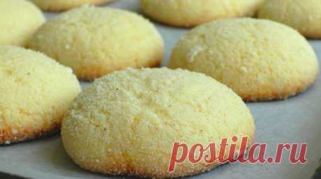 Манка и 1 яйцо! Теперь готовим постоянно к чаю только это!
Сегодня я расскажу, как приготовить нежные и вкусные манные печенья, которые обязательно понравятся всем! Рецепт очень простой, а результат порадует. 

Ингредиенты:
- 300 гр манной крупы
- 60 гр растительного или сливочного масла
- 100 мл молока
- 1 яйцо
- 100 гр сахара
- 1 ч.л. разрыхлителя
- ванилин

- Выпекать в разогретой до 180°С духовке ~25 - 30 минут. Время выпечки зависит от особенностей вашей духовки.

При...