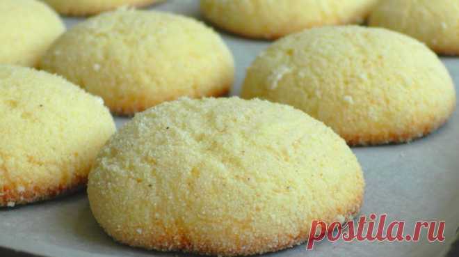 Манка и 1 яйцо! Теперь готовим постоянно к чаю только это!
Сегодня я расскажу, как приготовить нежные и вкусные манные печенья, которые обязательно понравятся всем! Рецепт очень простой, а результат порадует. 

Ингредиенты:
- 300 гр манной крупы
- 60 гр растительного или сливочного масла
- 100 мл молока
- 1 яйцо
- 100 гр сахара
- 1 ч.л. разрыхлителя
- ванилин

- Выпекать в разогретой до 180°С духовке ~25 - 30 минут. Время выпечки зависит от особенностей вашей духовки.

При...