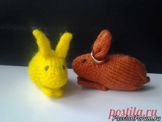 Henry’s Bunny -  кролик от дизайнера Sara Elizabeth Kellner - запись пользователя victoria в сообществе Мир игрушки в категории Вязаные игрушки. Мастер-классы, схемы, описание. Игрушка кролик от дизайнера Sara Elizabeth Kellner. Год назад, в первом топике, почему-то не получилось описание добавить.   Работа начинается от линии шеи. Набрать 24 п., распределить на 3 спицы. 1 ряд: провязать все петли лицевыми. 2 ряд: 12 лиц.