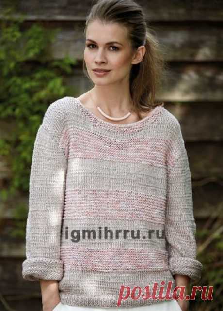 Светлый меланжевый пуловер с рельефными полосами. Вязание спицами