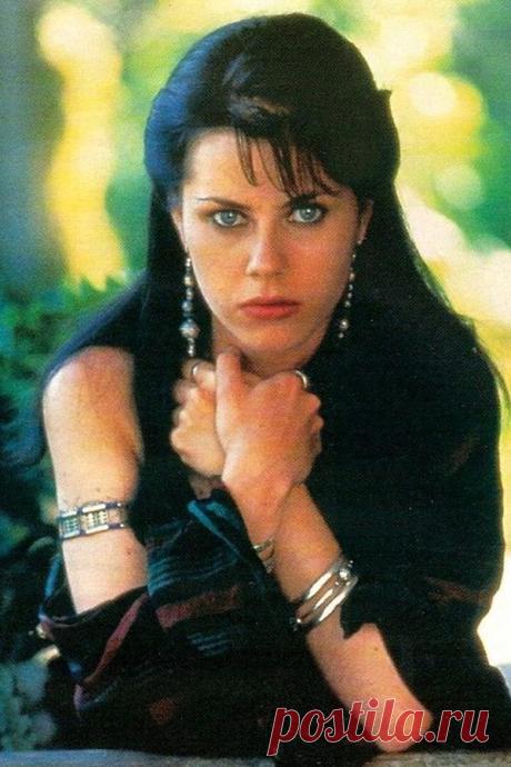 Файруза Балк (Fairuza Balk)
-  21 мая, 1974