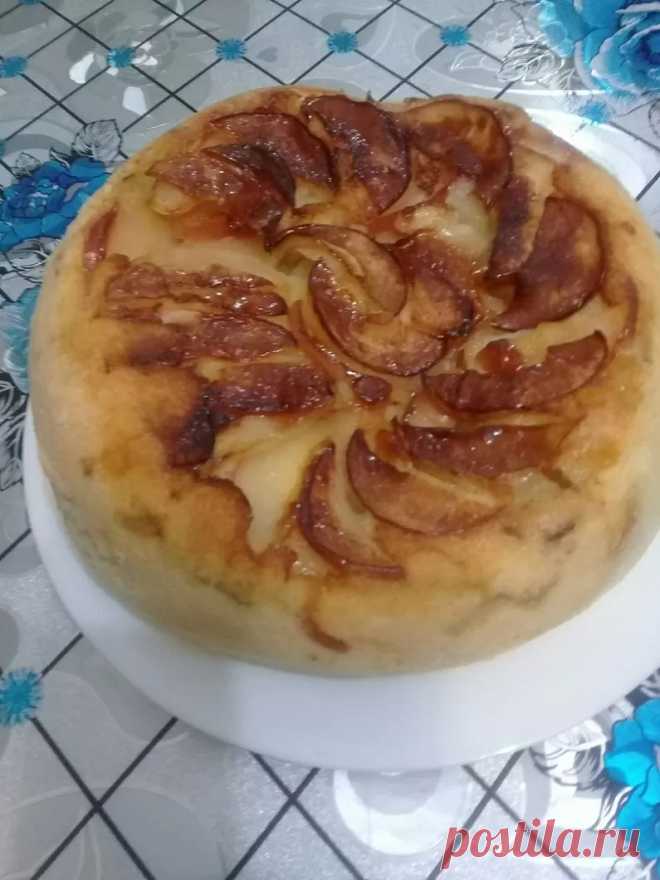 Шарлотка с грушей и яблоками в мультиварке пошаговый рецепт с фото на сайте академии выпечки Dr.Oetker