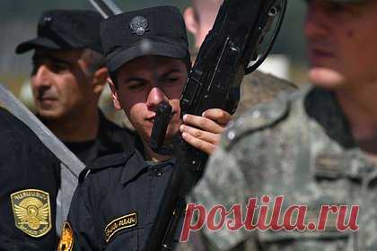 Пашинян объяснил необходимость создания в Армении современной армии. Премьер-министр Армении Никол Пашинян в ходе новогоднего обращения к согражданам объяснил необходимость создания в стране современной армии. По его словам, такая армия «нужна не для войны, а для мира, защиты суверенитета и территориальной целостности».