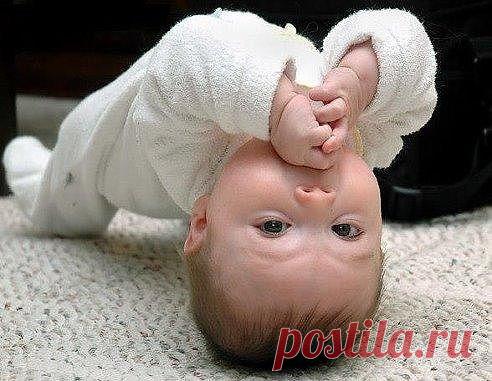 Ребенок - это вечный двигатель, а еще дрыгатель, прыгатель, скакатель, кусатель, обниматель и крепко целователь :)