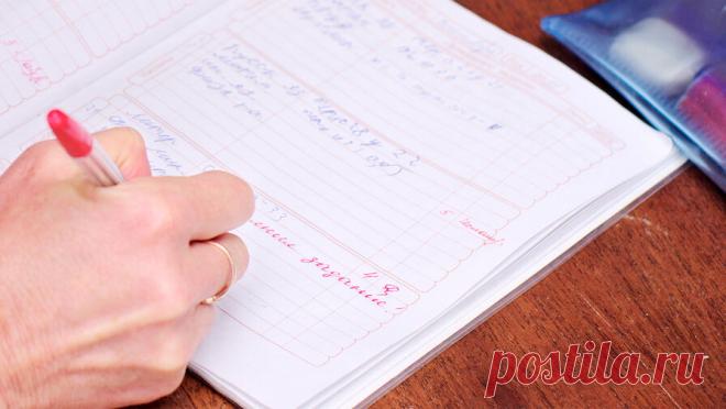 "Это нонсенс": в Госдуме осудили взимание платы за доступ к школьному электронному дневнику. Платных услуг в школьных электронных дневниках и журналах быть не должно, введение подписки — нонсенс. Об этом "Газете.Ru" заявил руководитель партии "Справедливая Россия" Сергей Миронов, призвав отменить ...