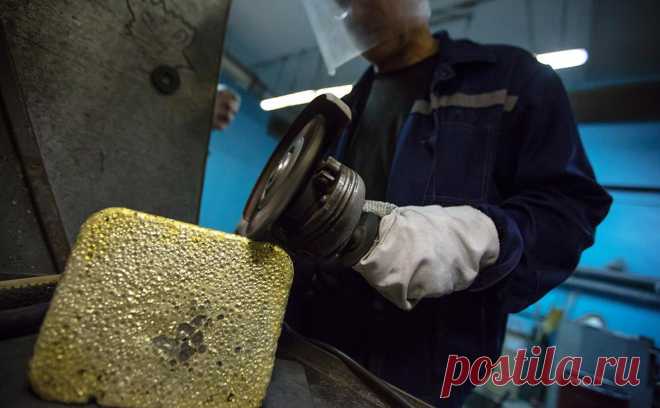 Polymetal сократил рудные запасы золота и серебра на 9% из-за санкций. Крупнейший в России производитель серебра и второй по размеру производитель золота Polymetal в 2022 году сократил рудные запасы этих металлов. Причина — санкции на импорт в Россию запасных частей и материалов для алмазного бурения