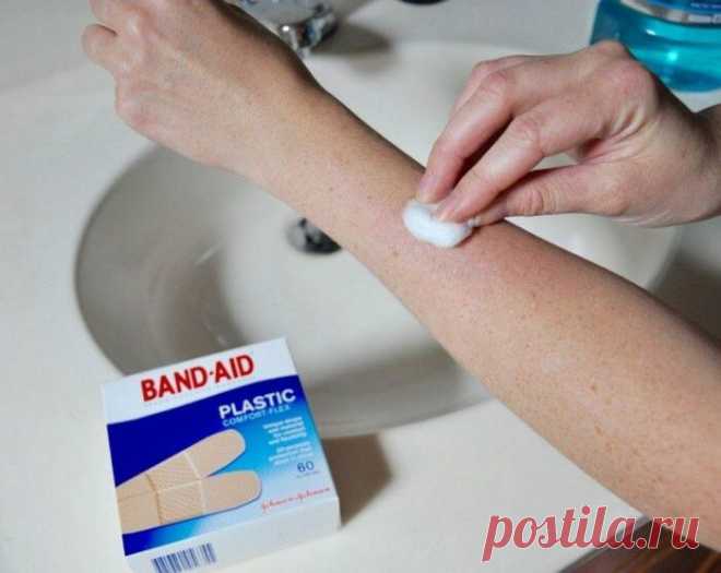 10 небанальных применений в быту ополаскивателя для рта.