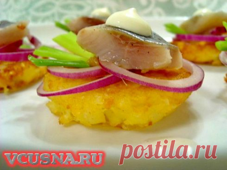 Закуска &quot;Селедка на подушке&quot; - пошаговый кулинарный рецепт VCUSNA.RU