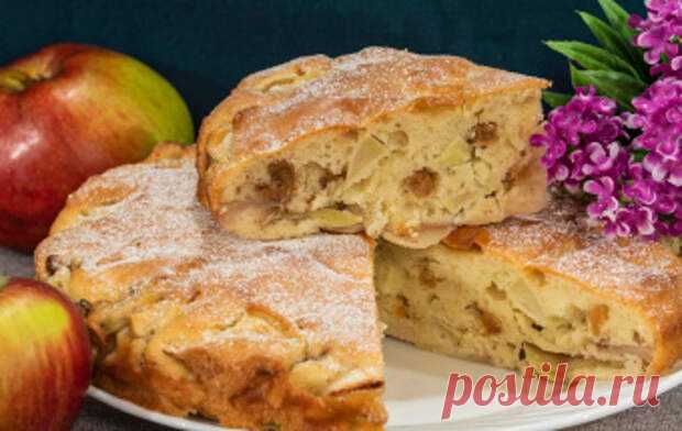Домашняя шарлотка с яблоками и изюмом - TVCook - медиаплатформа МирТесен Отличный рецепт приготовления воздушного яблочного пирога с лимоном и изюмом в духовке, который приятно удивит своим великолепным вкусом и обязательно понравятся многим! Читать дальше 