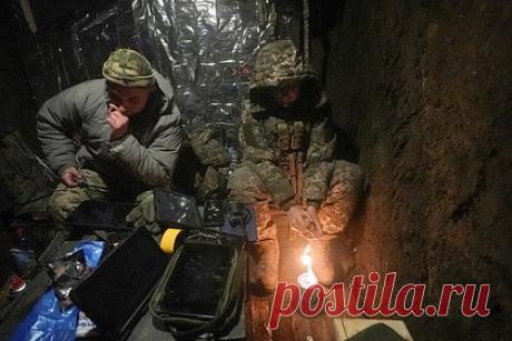 Часть группировки ВСУ попала в окружение под Донецком. Часть группировки Вооруженных сил Украины попала в окружение под Донецком, заявил советник главы Донецкой народной республики Игорь Кимаковский. По его словам, часть сил ВСУ оказалась под плотным огневым контролем. Он отметил, что украинские военные пытаются покинуть некоторые позиции, но несут потери.