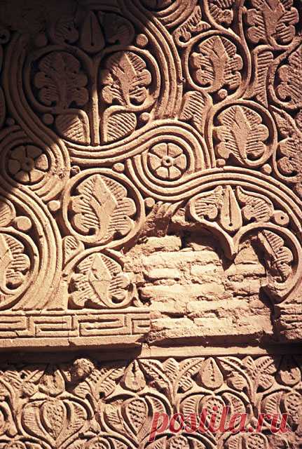 Interior detail; decoration on impost and soffit of arch resting on west pillar | Archnet