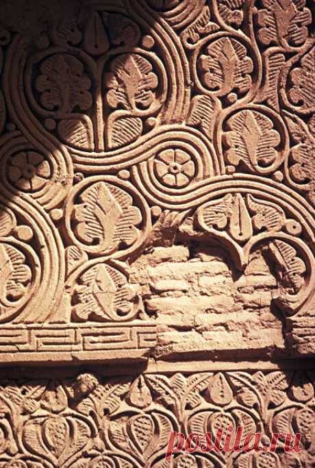 Interior detail; decoration on impost and soffit of arch resting on west pillar | Archnet