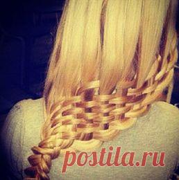 Instagram Insta-Glam: How to Add Interest to Your Ordinary Ponytail   | Beauty High----------- слайд-шоу в инстаграмме