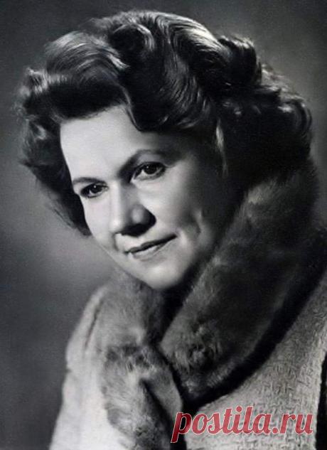 Нина Сазонова, 25 декабря, 1916
• 1 марта 2004