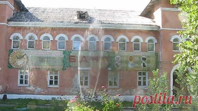 MVI_4827  Фонтан у бани .