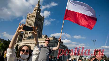 За информацию о местонахождении польского поджигателя лесов объявили награду. Власти Дольношленского (Нижнесилезского) воеводства Польши объявили награду за  помощь в  поиске поджигателя лесов, спровоцировавшего несколько пожаров в  июне и  июле этого года. Об  этом сообщает радиостанция ...