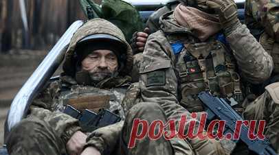 «Довольно большая группировка ВСУ может оказаться в полукотле»: российские штурмовики закрепляются на окраинах Купянска. Штурмовые группы ВС РФ закрепляются на подступах к Купянску, сообщил глава российской администрации Харьковской области Виталий Ганчев в разговоре с РИА Новости. По его словам, ведётся наступление на северо- и юго-восточных окраинах города. В результате этого может быть окружена «довольно большая группировка ВСУ». Читать далее