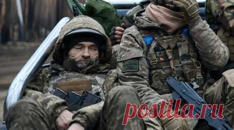 «Довольно большая группировка ВСУ может оказаться в полукотле»: российские штурмовики закрепляются на окраинах Купянска. Штурмовые группы ВС РФ закрепляются на подступах к Купянску, сообщил глава российской администрации Харьковской области Виталий Ганчев в разговоре с РИА Новости. По его словам, ведётся наступление на северо- и юго-восточных окраинах города. В результате этого может быть окружена «довольно большая группировка ВСУ». Читать далее